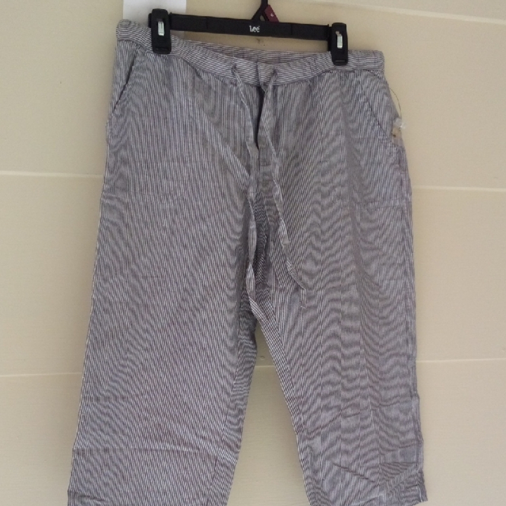 Liz Claiborne Women's Black and White Striped Capris